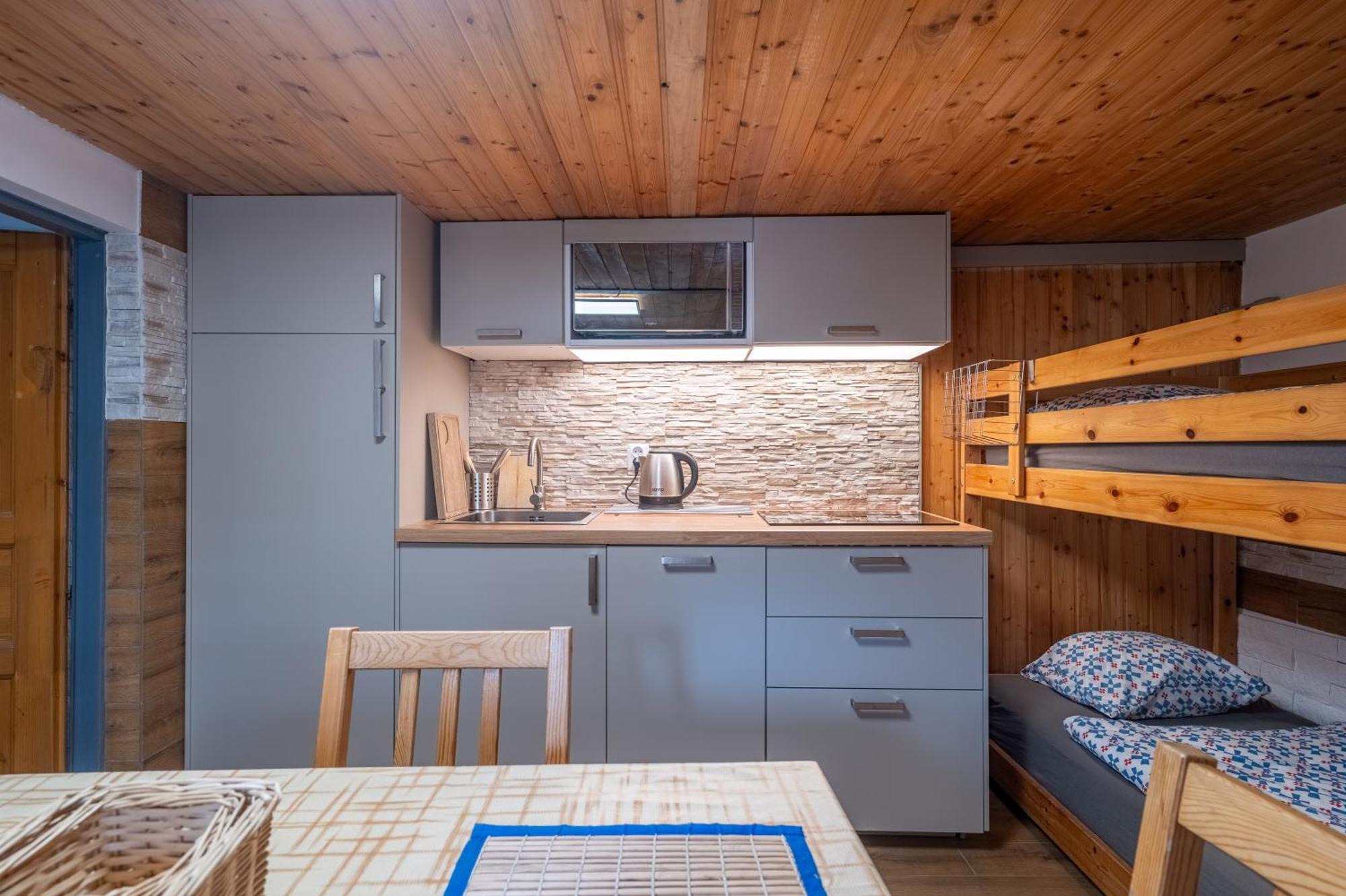 Apartman Karin Rovensko pod Troskami Eksteriør billede