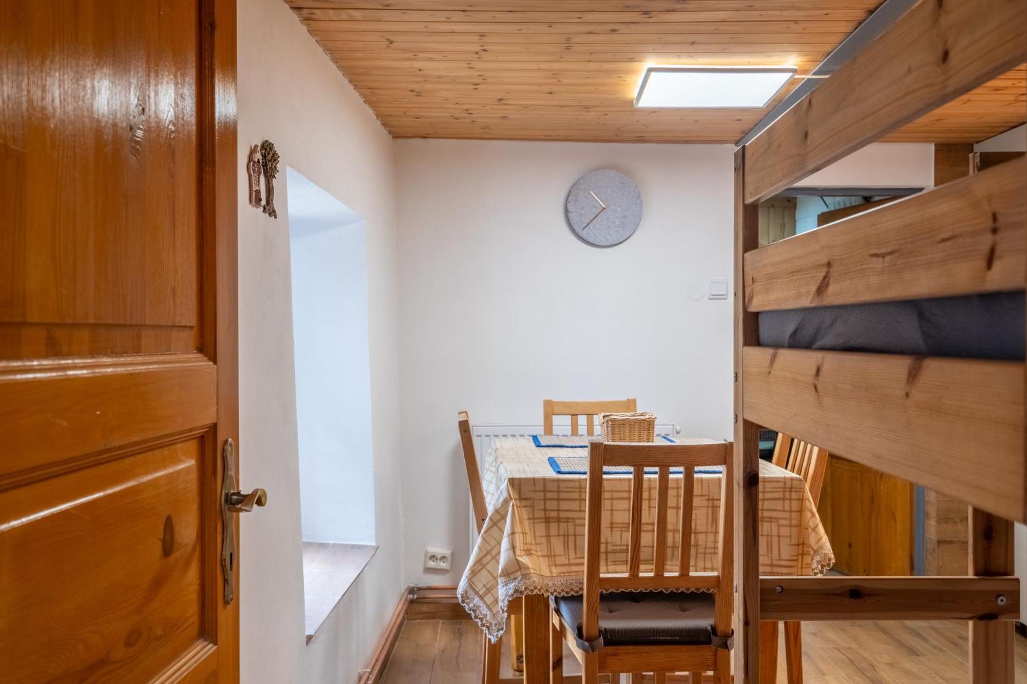 Apartman Karin Rovensko pod Troskami Eksteriør billede